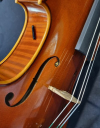 NFC microchip used to connect a violin to its digital certificate